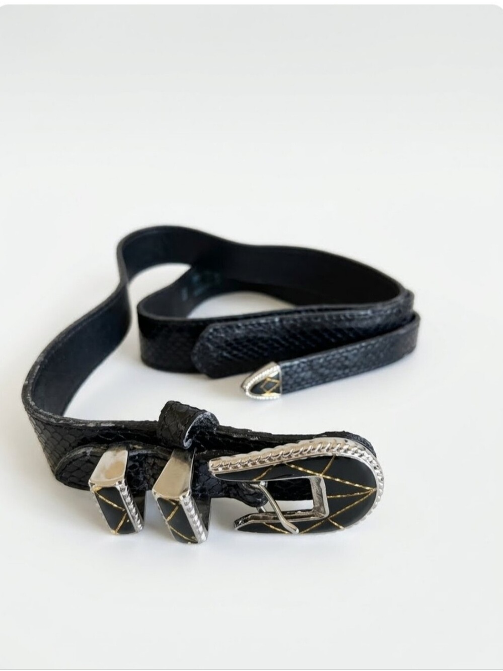 VTG AMERICAN | Leather Western Cowboy Buckle Tip Skinny Waist Belt 40